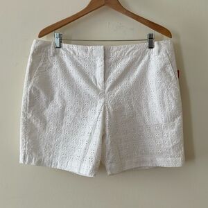IZOD || White Cotton Eyelet Shorts Beachy Summer Resort Cruise Flat Front Sz 14